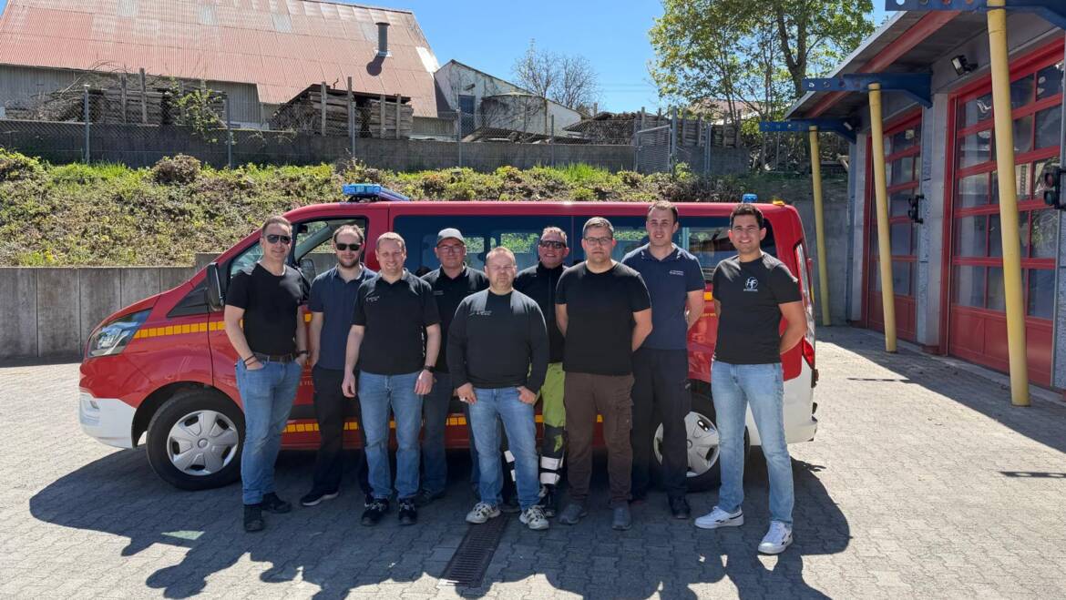 Realitätsnahe Ausbildung: Gemeinsames Notfalltraining der Feuerwehr Bad Buchau und der Fa. Kessler