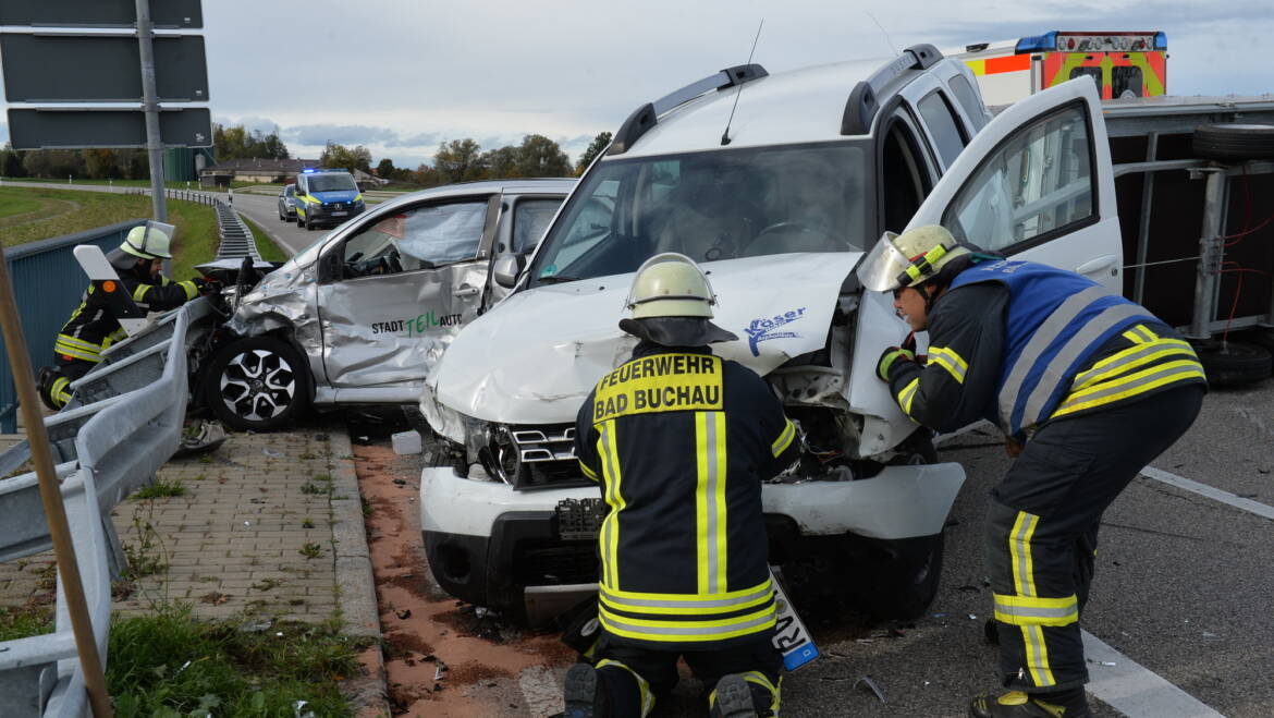 Vorfahrt mißachtet- 2 erheblich Verletzte