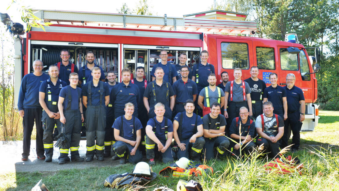 Buchauer Stützpunktfeuerwehr bildet Maschinisten aus